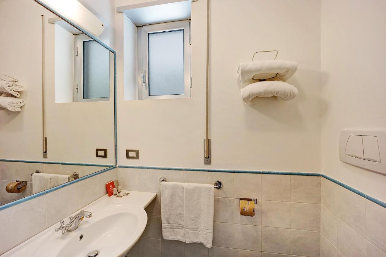 Modus Vivendi 315 Aparthotel Sanremo Bagian luar foto